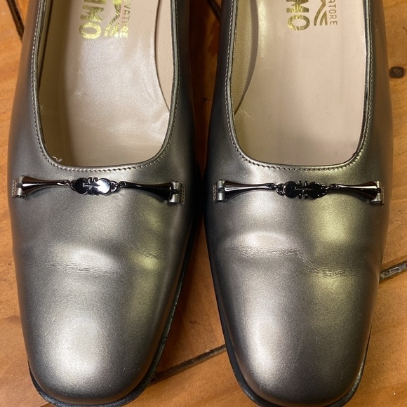Vintage Salvatore Ferragamo pewter silver heeled almost flats 9.5 AAA - Picture 6 of 16